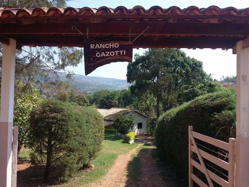 Chacara Gazotti Beira Lago Capitólio 外观 照片