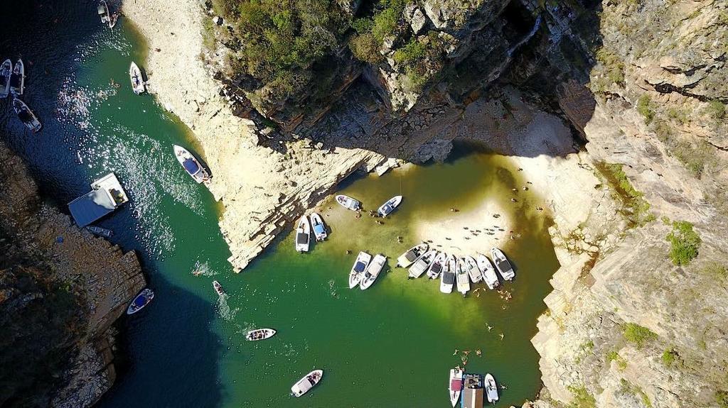 Chacara Gazotti Beira Lago Capitólio 外观 照片
